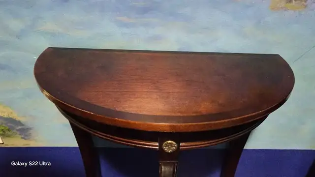 Mahogany Side Table in Other Tables in Markham / York Region - Image 3