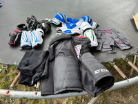 Complete youth hockey equipment set