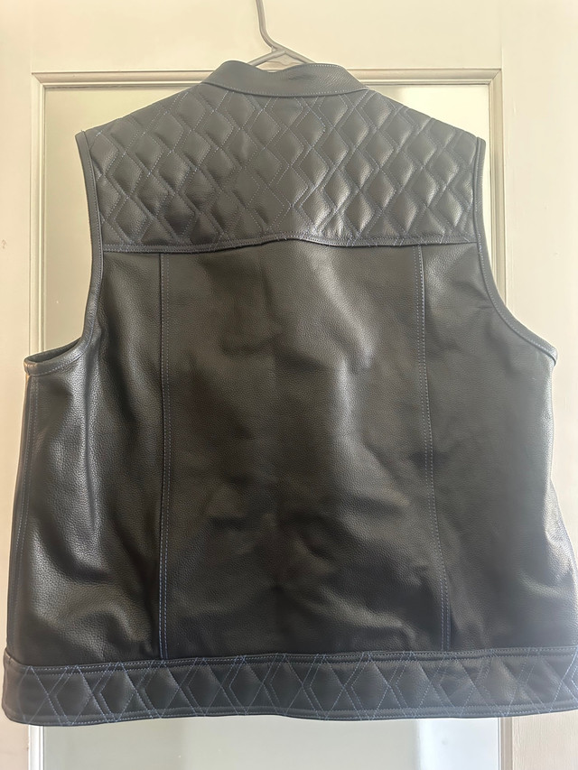 Biker leather vest in Men's in Oshawa / Durham Region - Image 2