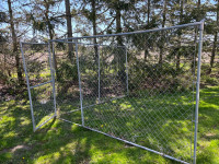 Fencing w gate (10’x 10’ 