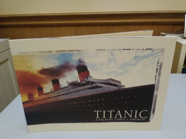 Titanic VHS Collector's Edition Box Set in CDs, DVDs & Blu-ray in City of Toronto - Image 3