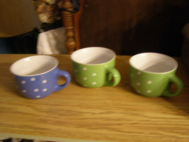 3 Large Coffee Mugs in Kitchen & Dining Wares in Bedford - Image 2