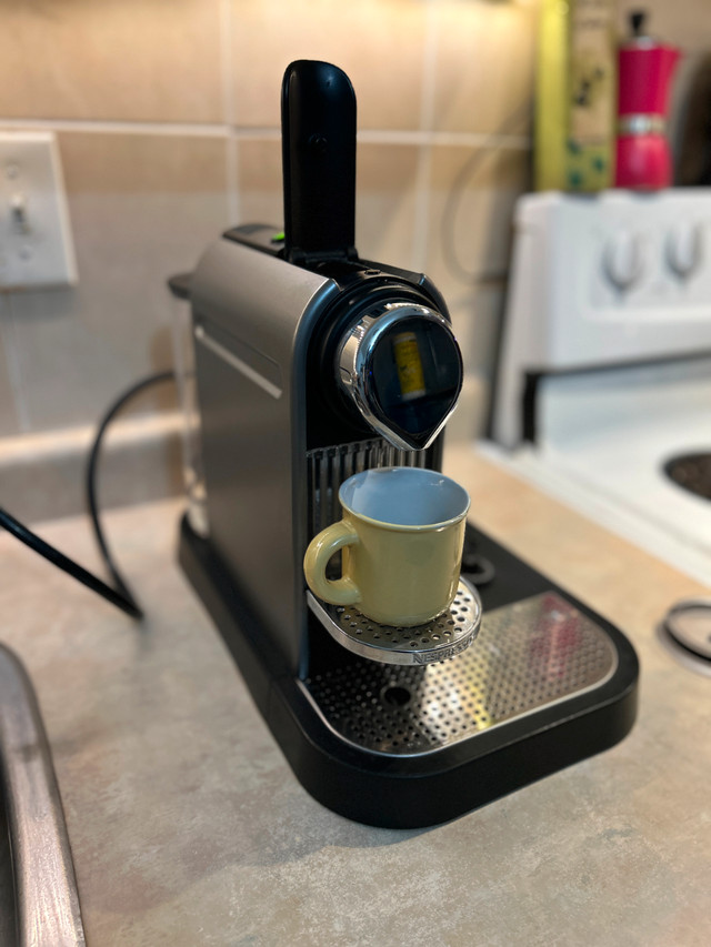 Nespresso Citiz with Frother in Coffee Makers in City of Toronto - Image 2