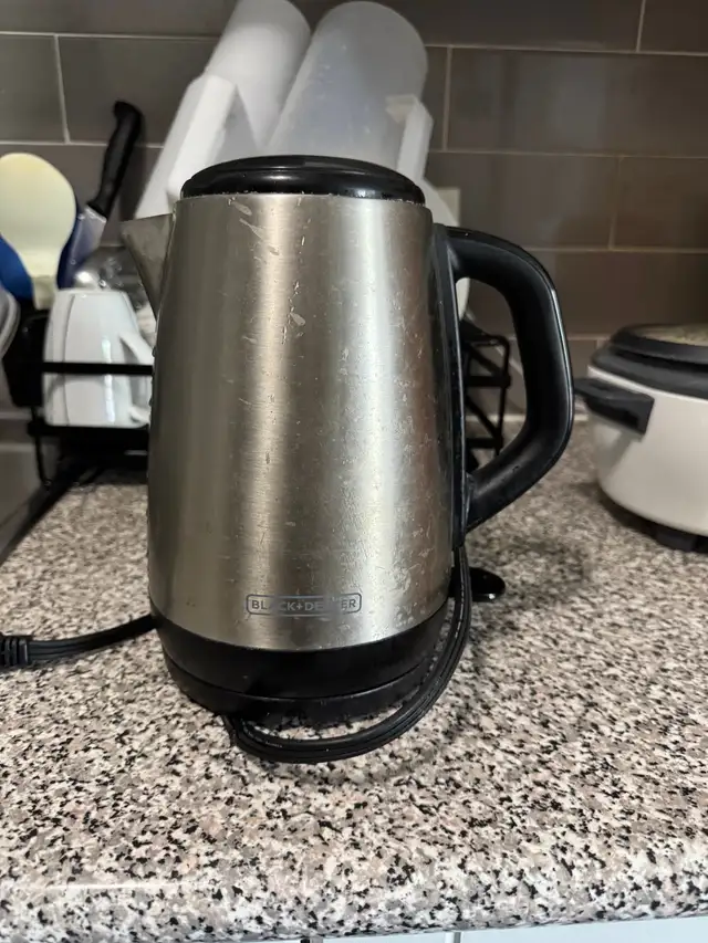 Black and decker electric kettle in Coffee Makers in London - Image 2