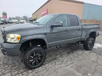 Je vend mon Dodge Ram 2500 Cummins 5.9L Diesel Tres fiable Check up fais Disque changer Freins chang...