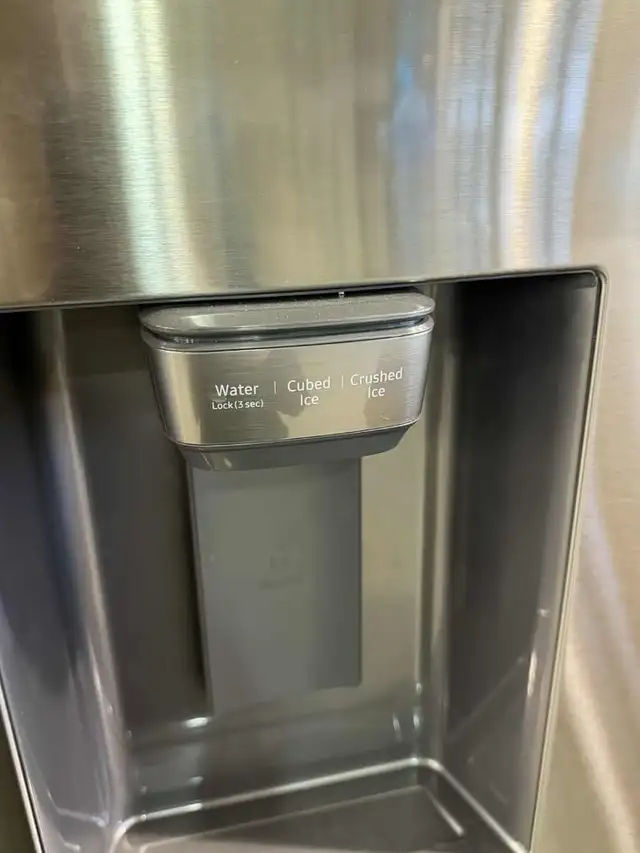 Econoplus Halifax Big Sale Samsung Fridge 36in With Tablet in Refrigerators in City of Halifax - Image 5