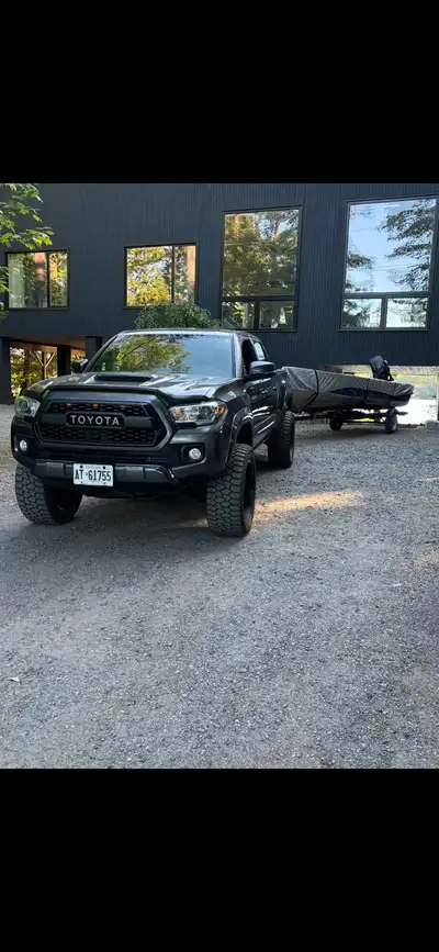 20” Krank Rims & 285/55R20 AMP A/T Tire Package Complete wheel and tire package featuring 20” Krank...