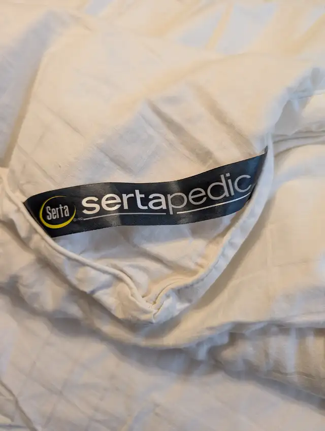 FULL/QUEEN DUVET & COVER in Bedding in Barrie - Image 4