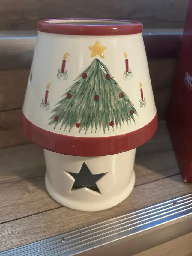 Christmas Candle Lantern  in Holiday, Event & Seasonal in Strathcona County - Image 2