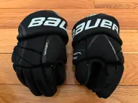 Bauer Vapor X Pro Youth 9" (23cm) Hockey Glove LIKE NEW