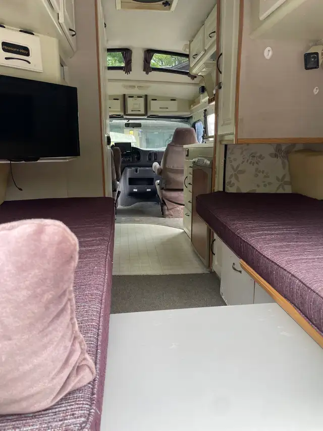 2000 dodge pleasure way camper van  in RVs & Motorhomes in Ottawa - Image 10