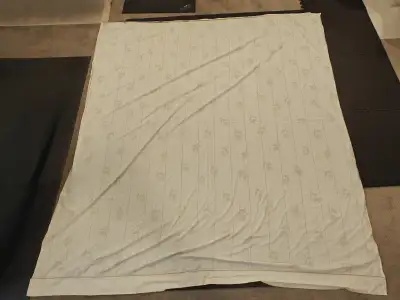 NOTE: This is a flat sheet only. I am selling a Dan River - Floral Pattern - Queen Bed Bedding Cover...