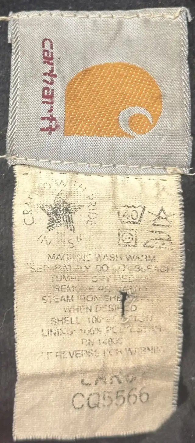 [Vintage] Carhartt 90s CQ5566 Olive Work Jacket - Large in Men's in Calgary - Image 4
