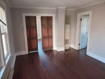 Walkerville riverside dr e 2 bedroom apt for rent
