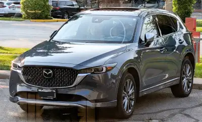 2024 Mazda CX-5 Signature Turbo Polymetal Grey Color ~44,000 km Buyout amount: $43,445.34 Taxes incl...