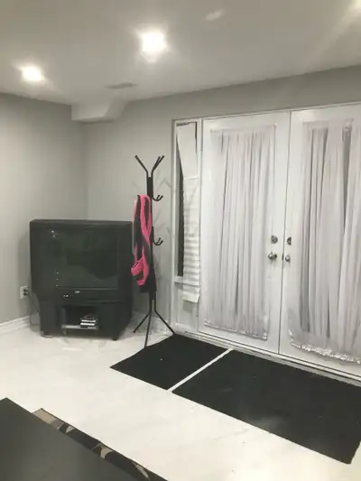 bedroom near Durham College