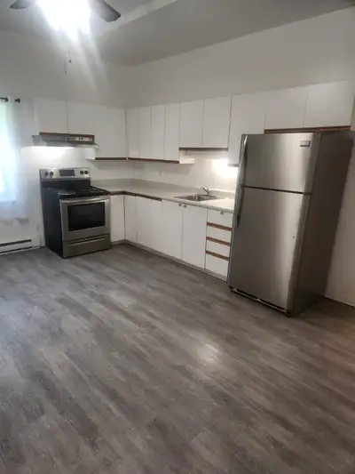 PLEASE READ THE AD FOR MORE INFORMATION AND TO BOOK A VIEWING PLEASE CALL 613-700-7275 NO ONLINE VIE...
