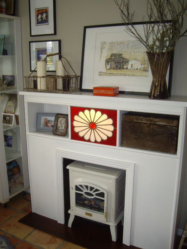 VINTAGE FIREPLACE MANTLE WITH ILLUSION FIREBOX dans Foyers & bois de Chauffage  à Ouest de l’Île - Image 2