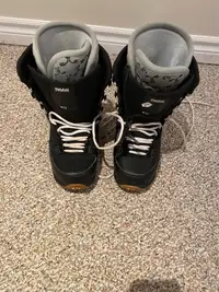Men’s snowboard boots, size 10