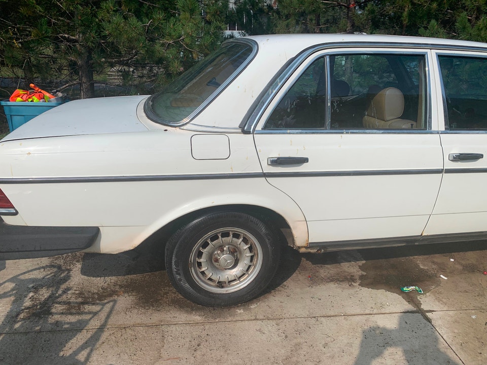 Mercedes-Benz 300 D 1985 photo 3