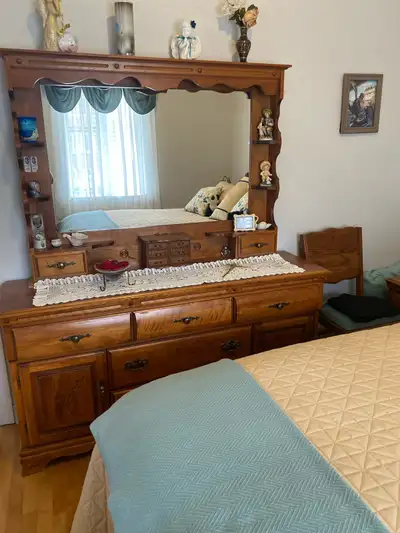 Ensemble de chambre à coucher en bois, View more