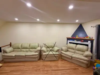 Free It's free, those who want it should send a message., View more