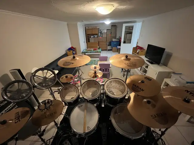 Tama Rockstar Drum Kit in Drums & Percussion in Mississauga / Peel Region - Image 3