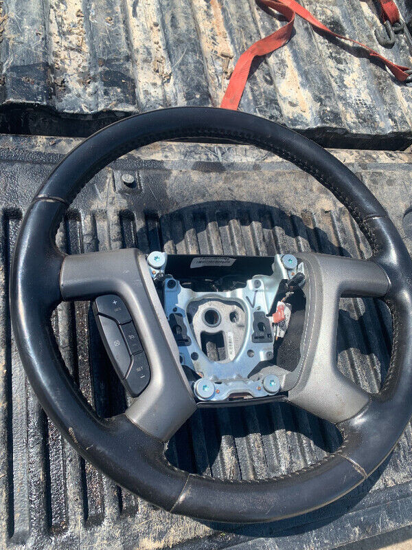 07-13 gmc chev steering wheel in Other in Hamilton - Image 3