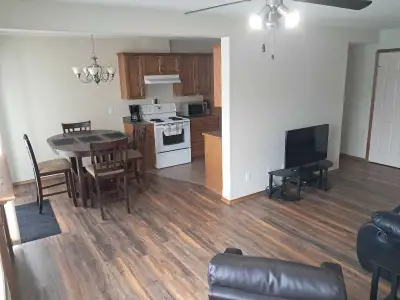 Beautiful 2 Bedroom Condo For Rent in Foxcreek AB Fully Furnished in a Quiet Building 2 parking Stal...