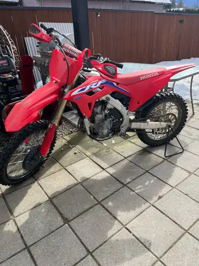 Nice bike! Bought new from Glaciers Edge Motorsports! Roughly 80 hours on it, had an hour meter but...