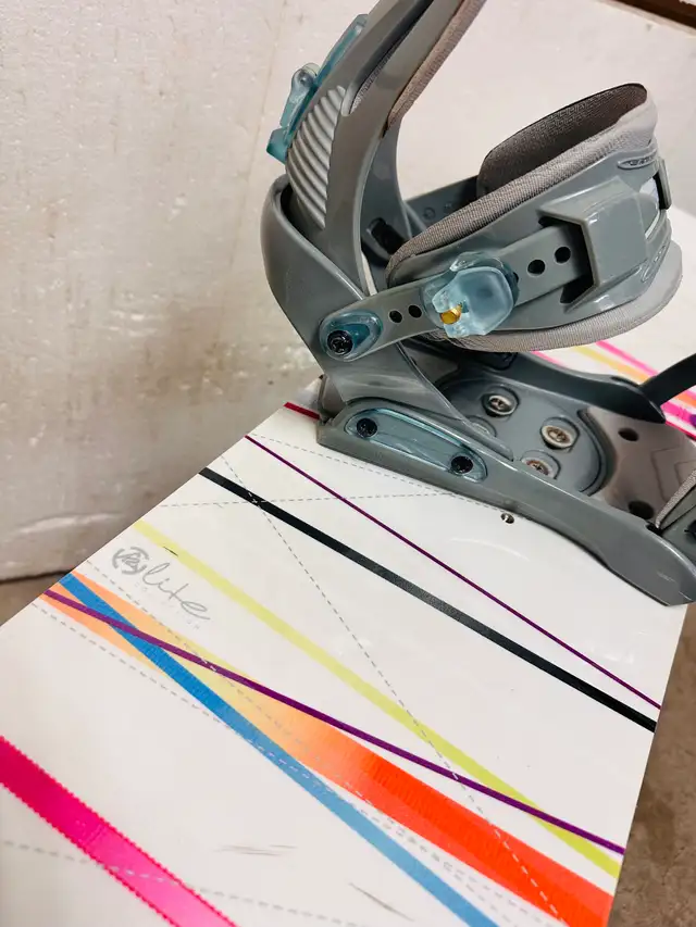 Like new K2 First Lite 146cm snowboard with LTD medium bindings  in Snowboard in Markham / York Region - Image 6