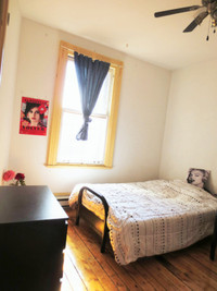 May, immediate, a furnished room for a girl, 1 month
