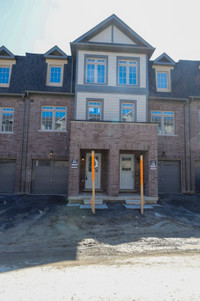 Townhouse, Brand New 4 Bed, 4 Washroom