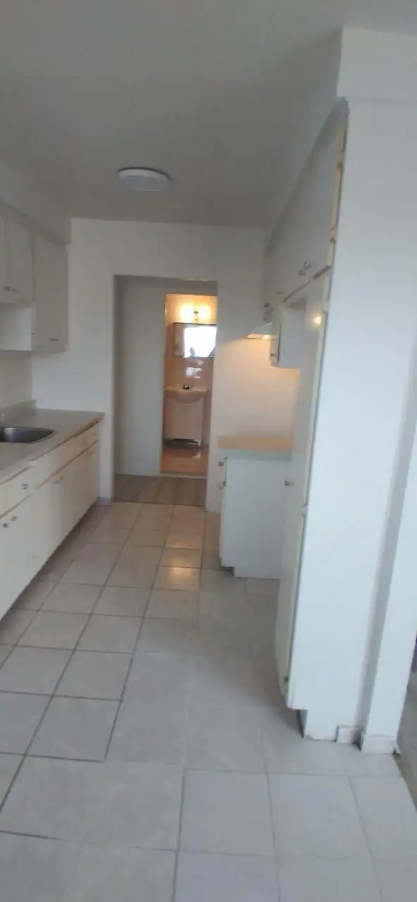 Un mois gratuite !! 4/1 entièrement rénové in Long Term Rentals in City of Montréal - Image 8