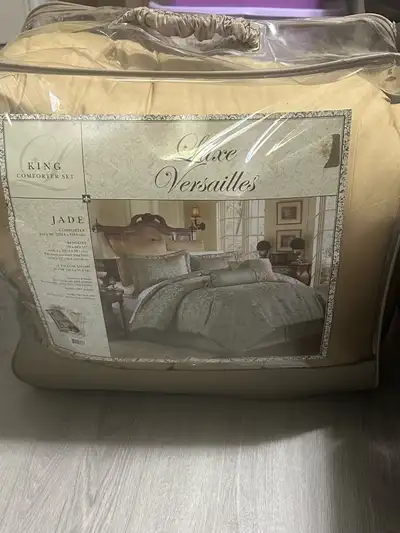 Luxe Versailles King Comforter Set, View more
