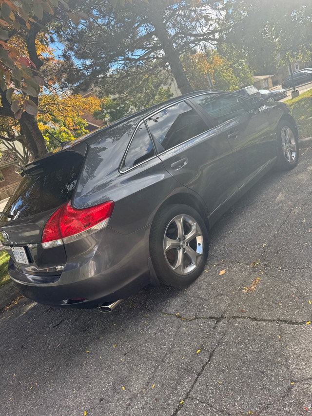 Toyota venza in Cars & Trucks in Oakville / Halton Region - Image 3