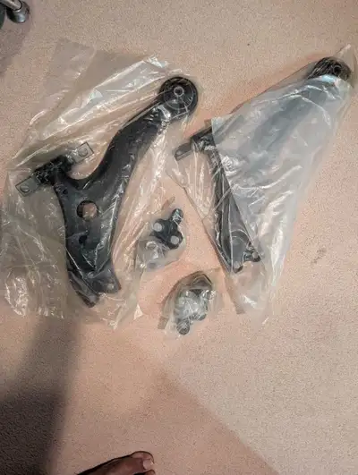 Hello all, bought these part for my 2004 Lexus ES 330, but I sold the car. Rear subframe with hardwa...
