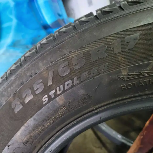 Single Michelin winter tire 225 65R17 in Tires & Rims in Ottawa - Image 3