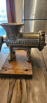 Vintage Alexanderwelk Meat Grinder 22n