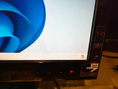 Samsung  p2250 monitor, View more