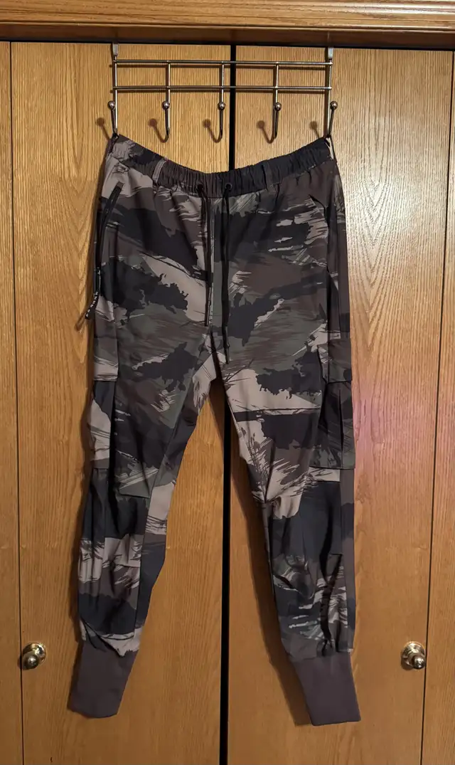 Tetra Cargo Pants
