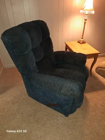 spring cleaning....!!!! Reclining Chair.......nice shape...got a new one....no room for this... $50....