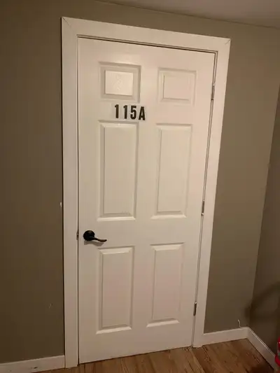 1 bedroom basement Suite in Fort Richmond