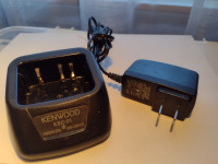 KENWOOD  KSC-31 Charger w/ DC Adapter 100-240VAC à 15VDC 0.9A