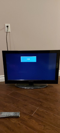 32‘ Dynex LCD TV like new for sale $30