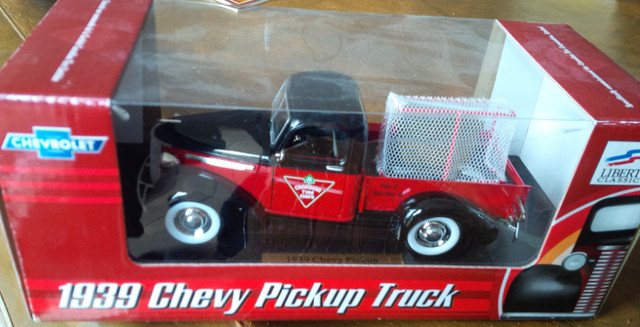 Liberty Die-Cast Canadian Tire 1939 Chevy Pick-Up Truck 1:24 NIB in Arts & Collectibles in Stratford