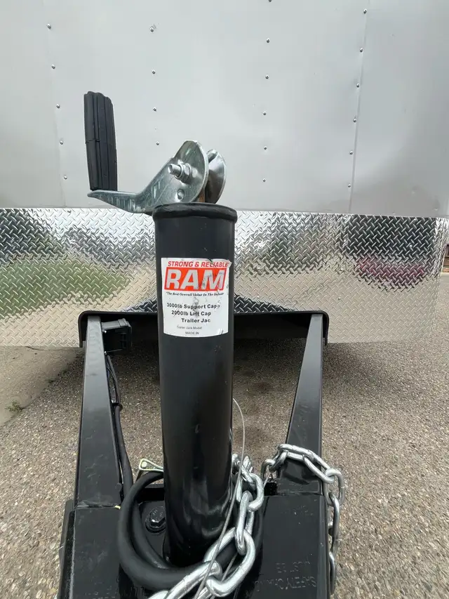 enclosed cargo trailer in Other in Medicine Hat - Image 6