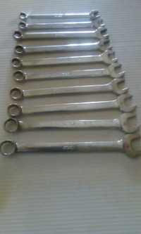 SNAP-ON  USED METRIC COMBINATON WRENCH SET 10MM TO 19MM