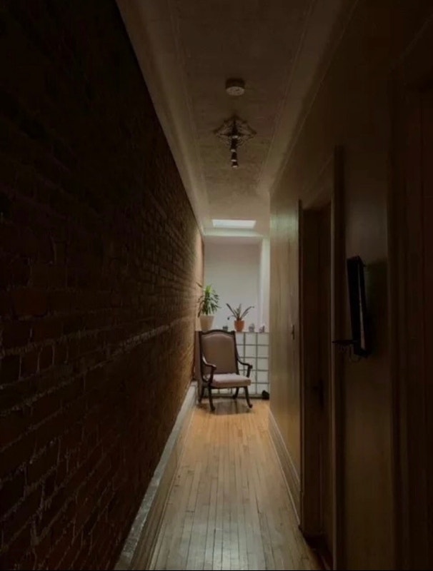 Furnished room for rent in a charming 6 1/2 in NDG Chambres à louer