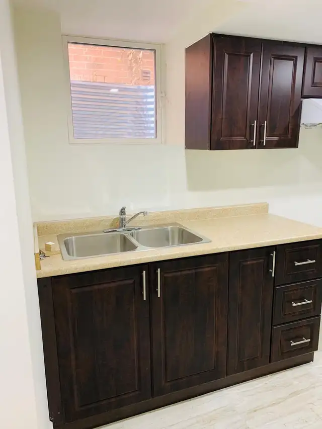 Basement for rent in Milton with minutes away from School in Long Term Rentals in Oakville / Halton Region - Image 7